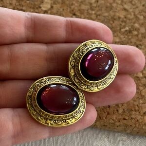 Vintage 80s Purple Cabochon Gold Tone Clip On Earrings